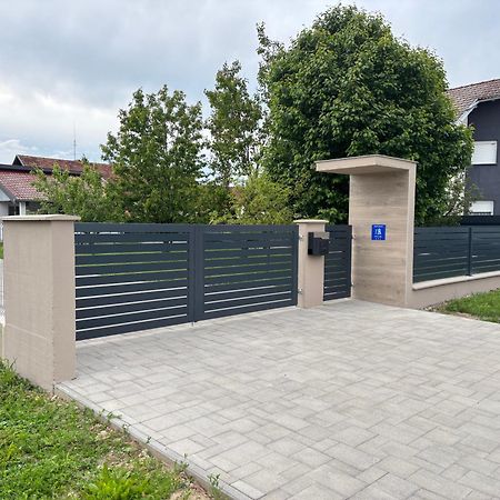 Kod Dide - Entry With Pin 0-24H Daire Slavonski Brod Dış mekan fotoğraf