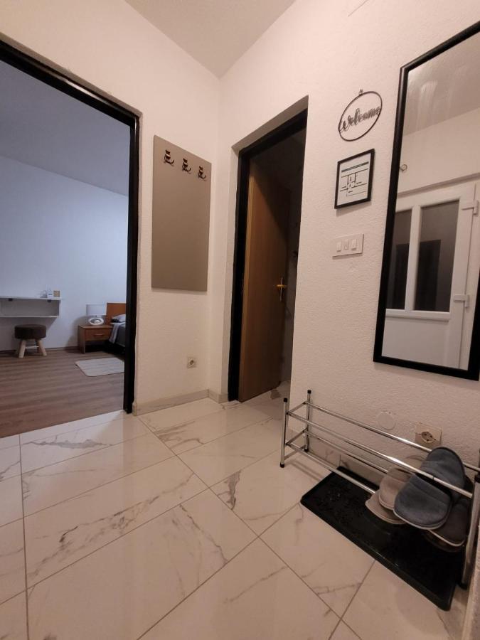 Kod Dide - Entry With Pin 0-24H Daire Slavonski Brod Dış mekan fotoğraf
