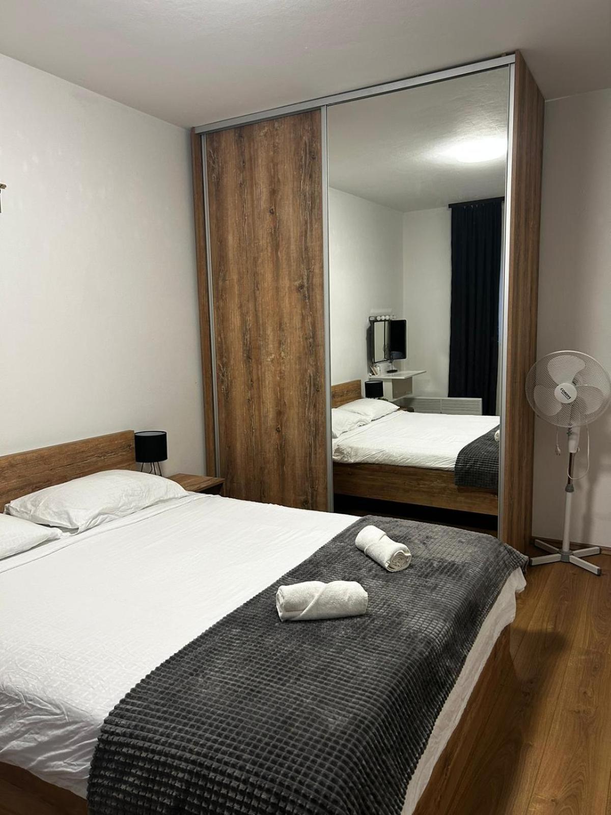 Kod Dide - Entry With Pin 0-24H Daire Slavonski Brod Dış mekan fotoğraf