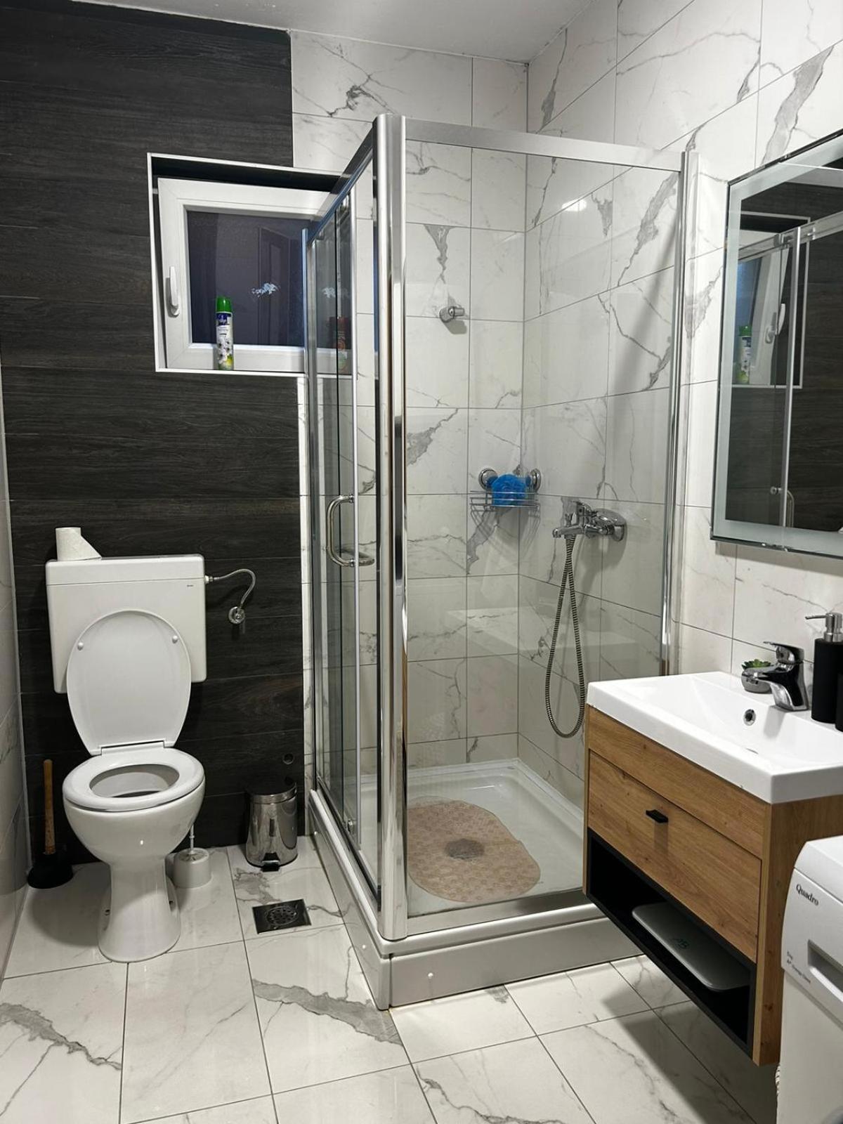 Kod Dide - Entry With Pin 0-24H Daire Slavonski Brod Dış mekan fotoğraf